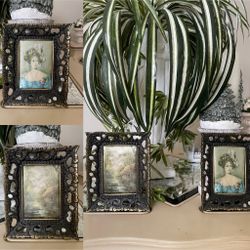Wall silkscreen printing in bronze frames (set of 2).
