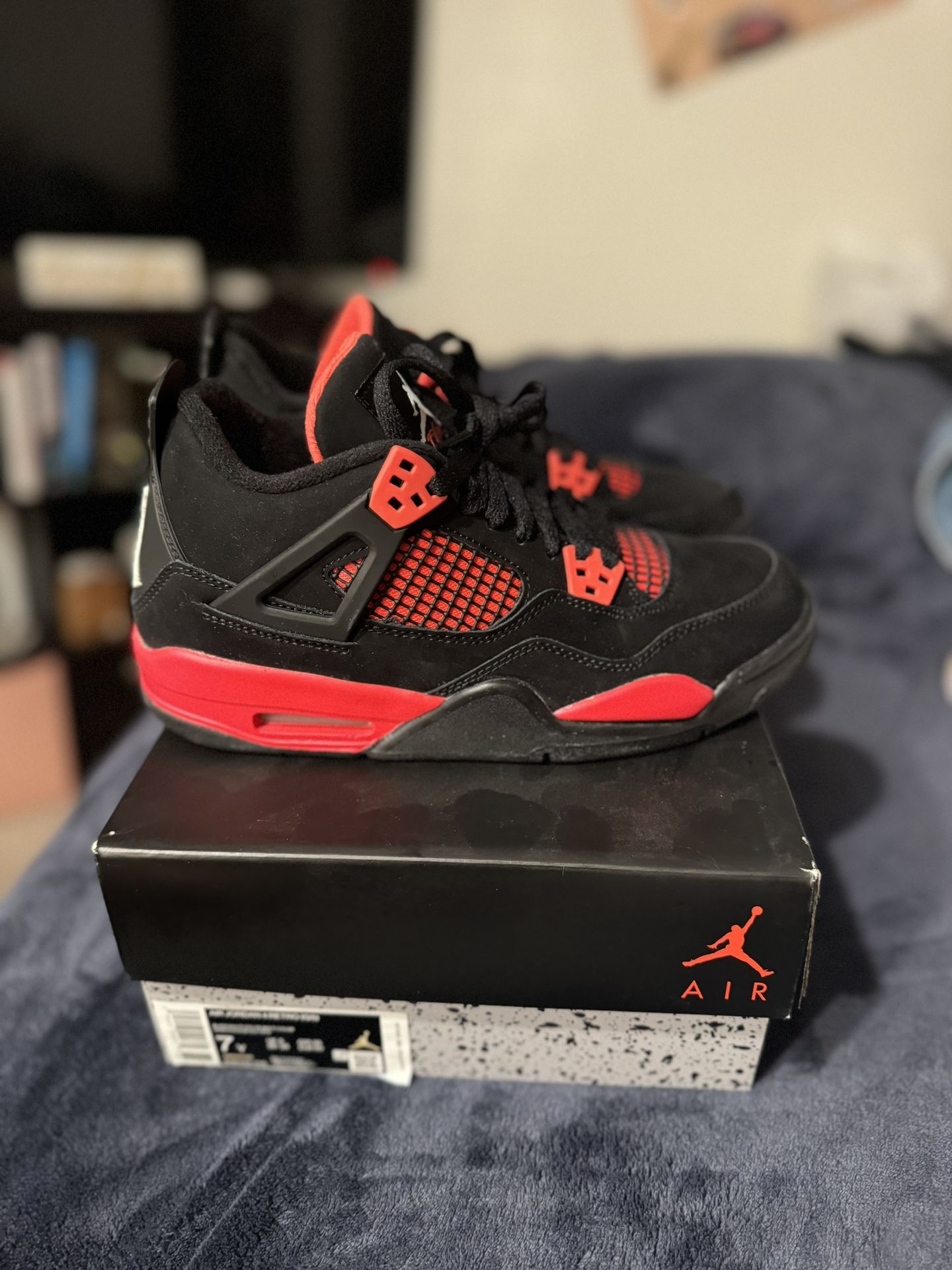 Air Jordan 4 Retro