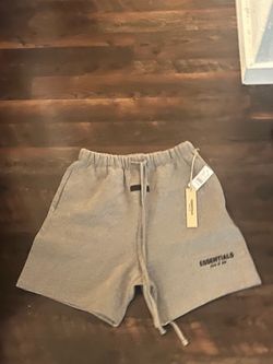 Medium grey essentials shorts