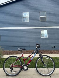 Mongoose Placid Women’s Comfort Step-Through Bike - Aluminium Bicycle