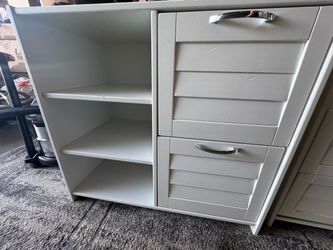 … White dresser set 30