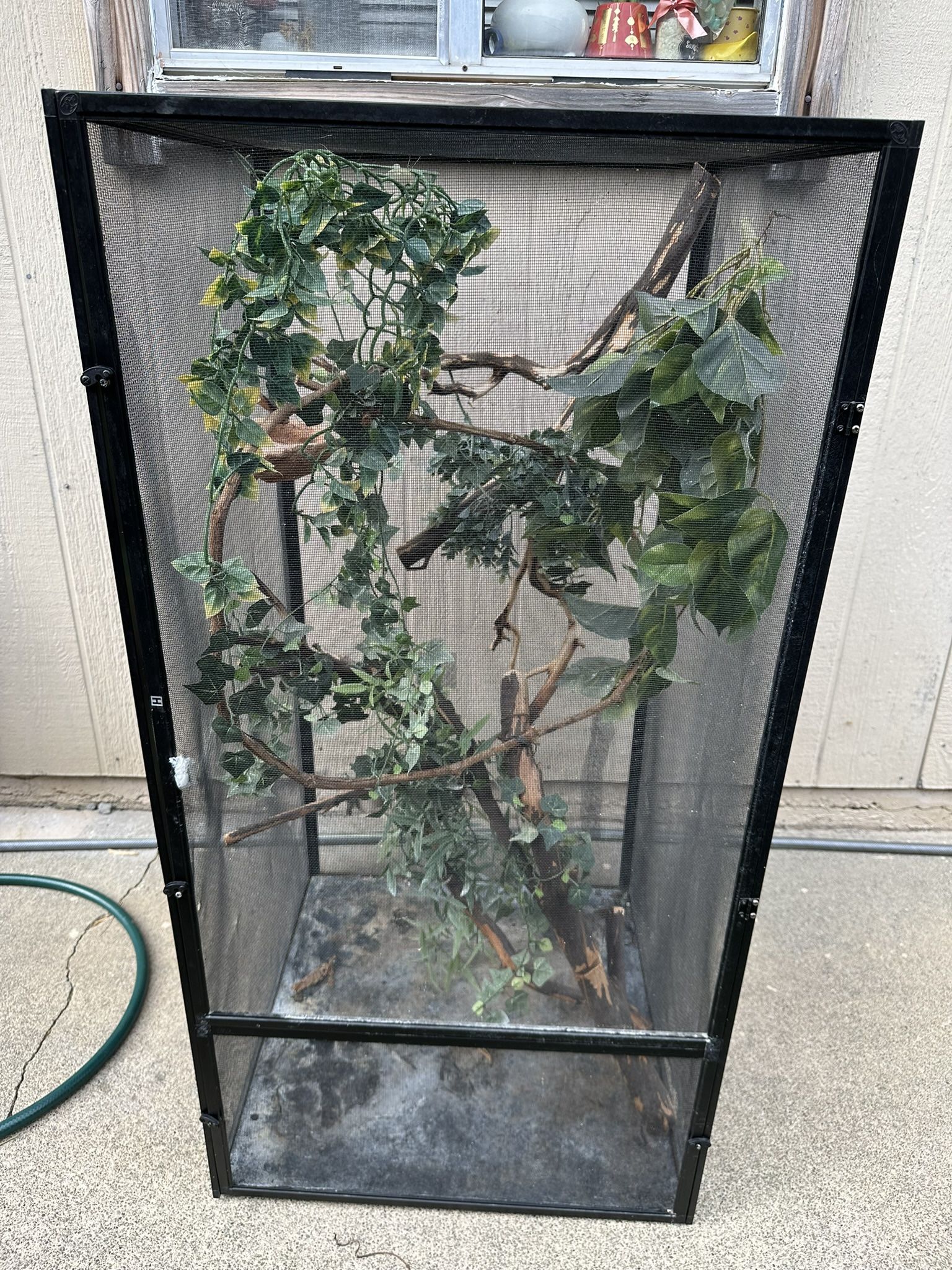 Lrg Chameleon Cage W/ Accessories