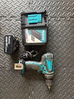 Makita XPH01 Hammer Drill, Charger and 18v battery