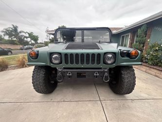 HMMWV / Hummer