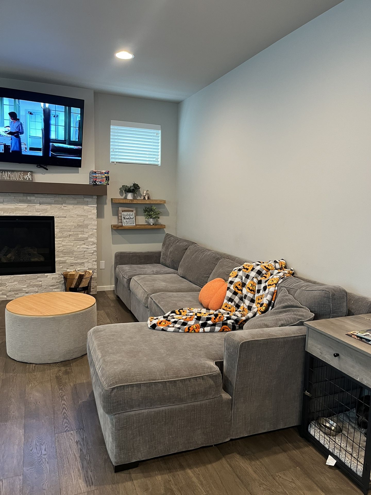 Couch *PENDING* Not Selling ATM