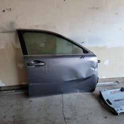 2015 Lexus 300H Front Right Door WIDOW