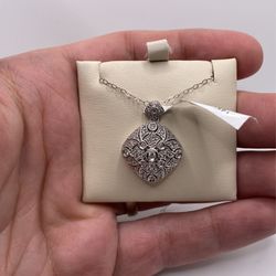 Stunning Diamond & Gold Pendant (0.56 C.t) Cert!
