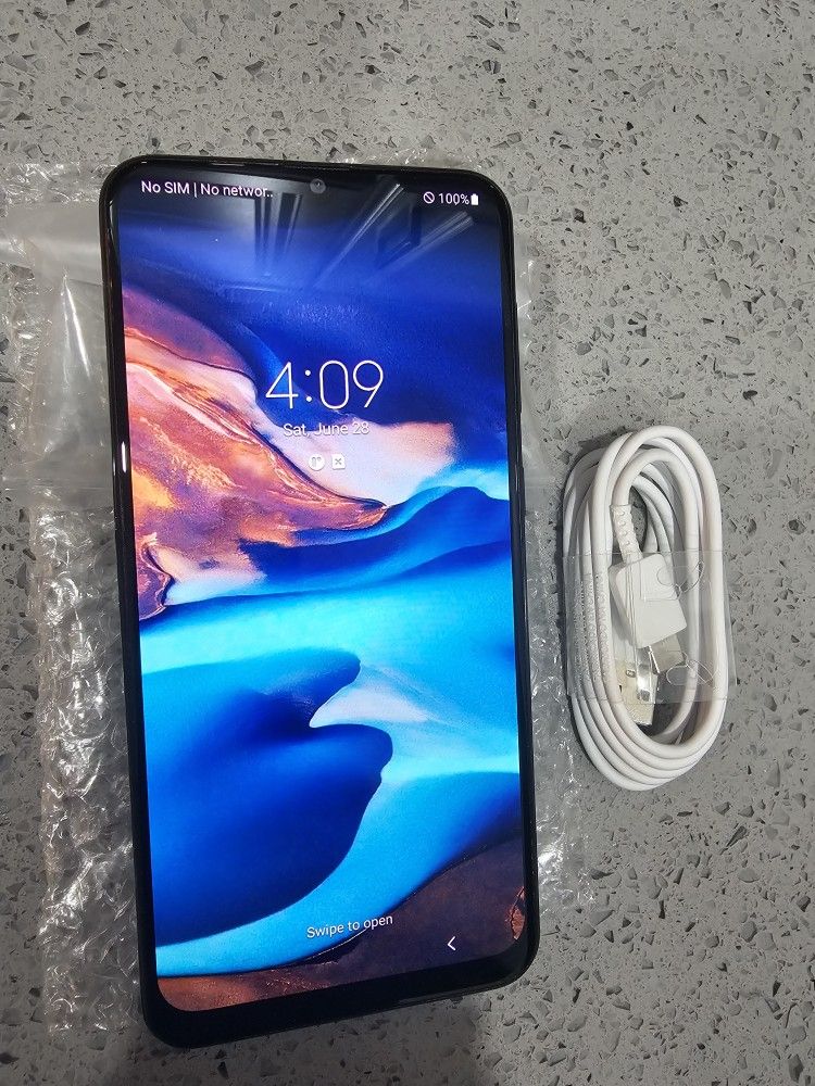 Samsung Galaxy A20 32GB Black Unlocked
6.4", Display, A205U, Smartphone