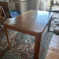 Dining table And 5 Chairs