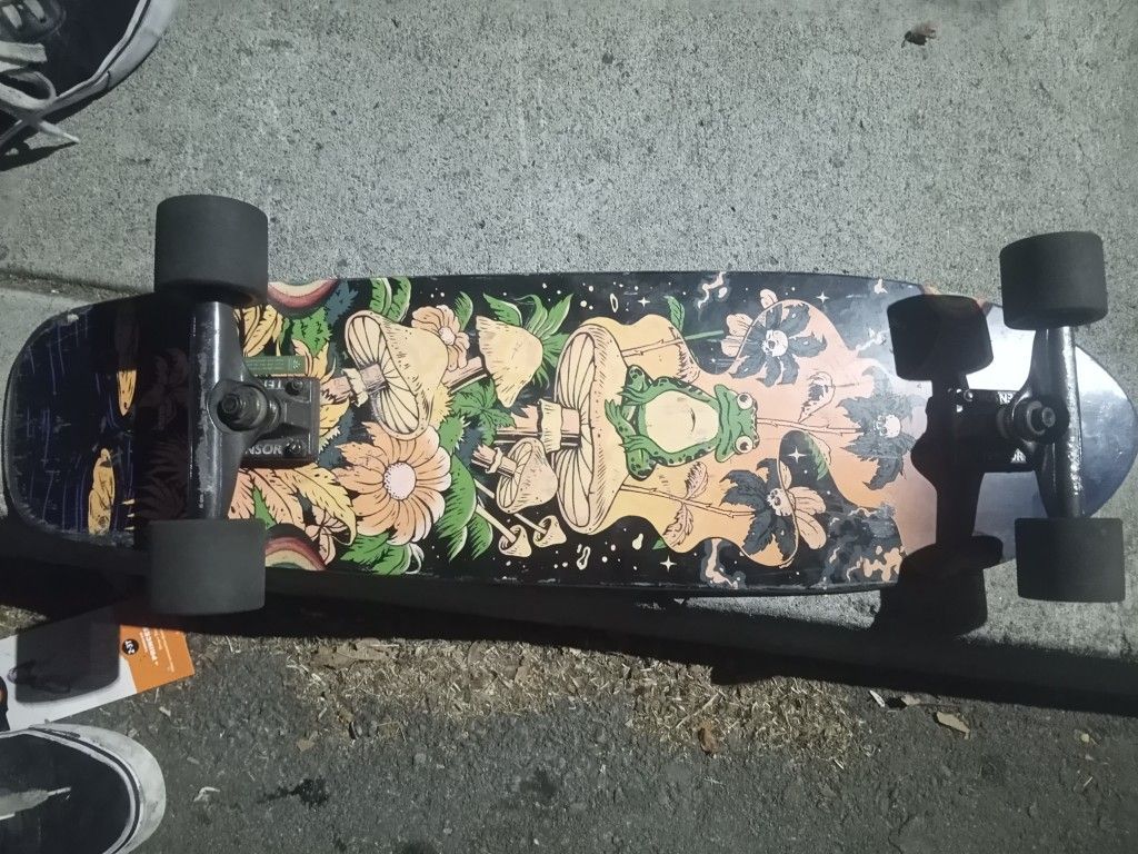 Globe 32 Inch Cruiser Skateboard