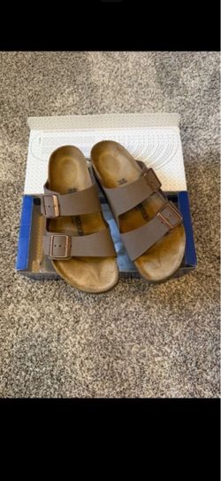 Birkenstock’s Sandals (Men Size 7 / Women Size 9)
