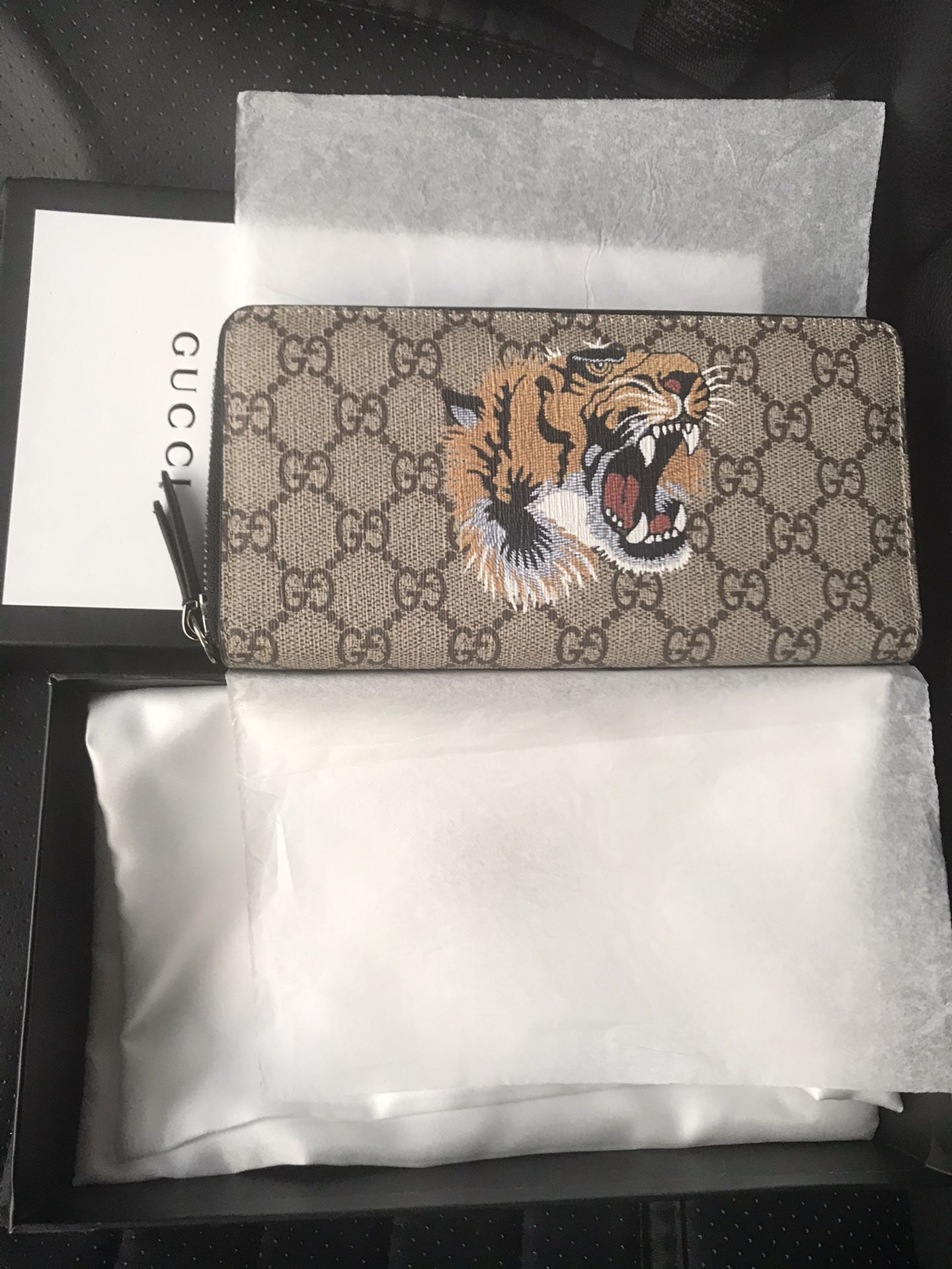 Gucci zip around wallet