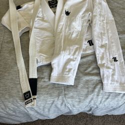 jiu jitsu gi