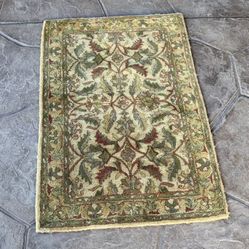 The classic Wool collection Rug