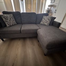 Modern Gray Sectional Sofa with Chaise 