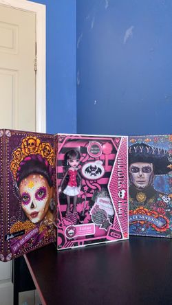 Monster high and Barbie doll lot.