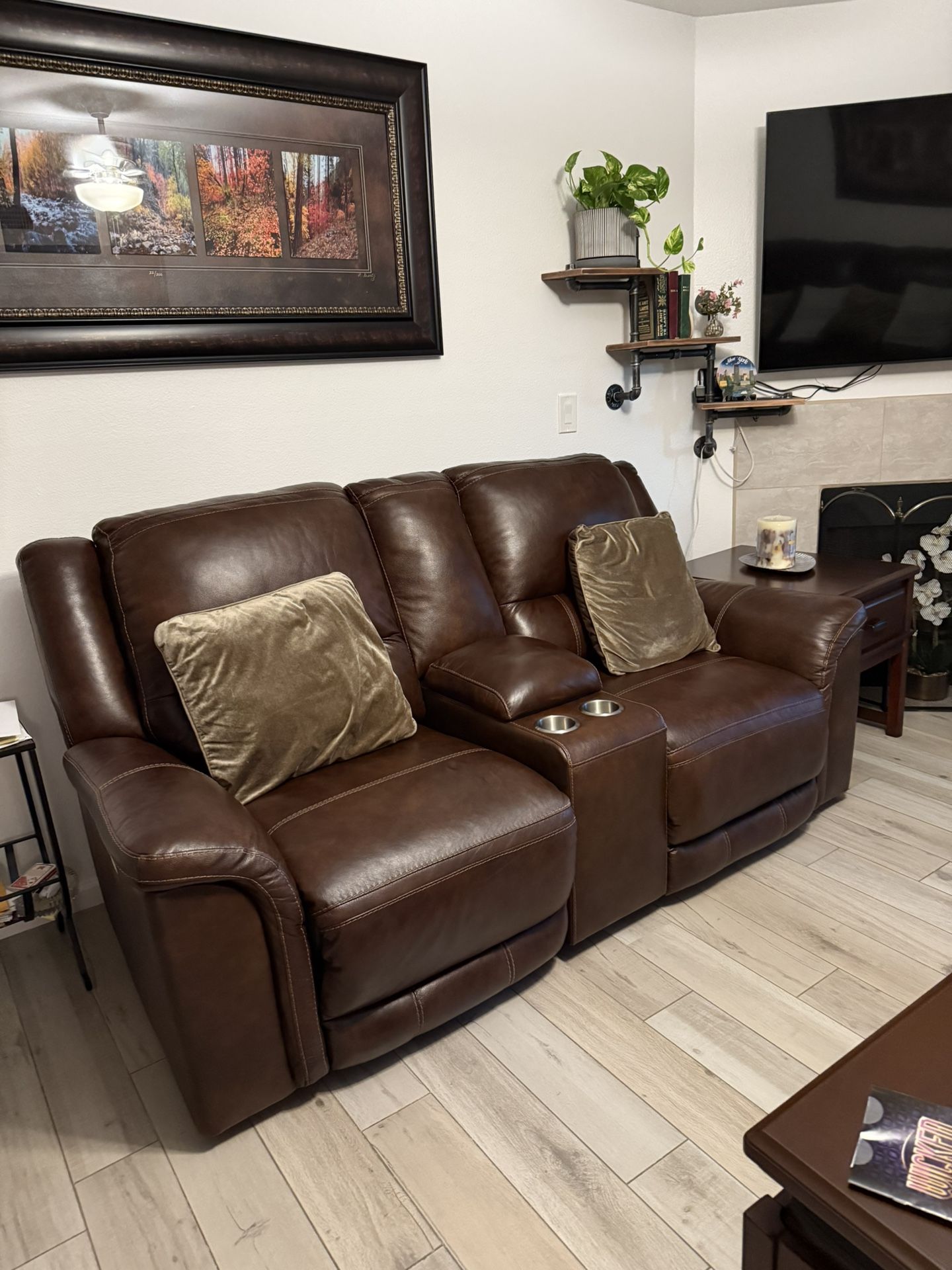 Living room Set (Couch + Coffee Table)
