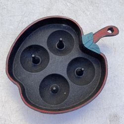 Cast Iron Apple Shape Pan 
