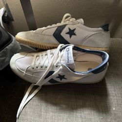 Vintage Converse Sneakers - Size 10.5