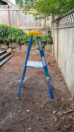 Louisville Platform Ladder FXP4000