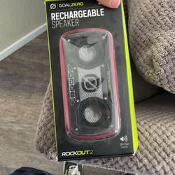 Rechargeable Bluetooth Speaker  20$ obo 
