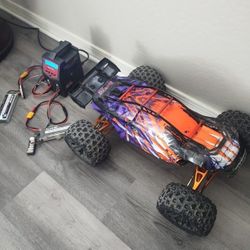 Traxxas E-revo 2.0 W/Venom 6s Charger