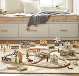 Brand NEW Hearth & Hand with Magnolia 84 Piece Train Track Set, Target Exclusive