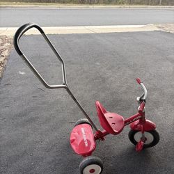 Radio Flyer Deluxe Steer & Stroll Trike