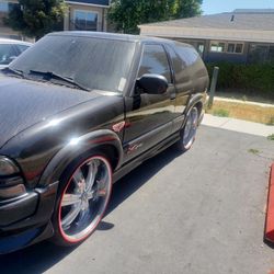01 Xtreme Chevy On4s Blacked out 7k