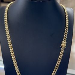 Cuban Necklace 10kt Gold 2095
