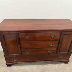 Quality Dresser 