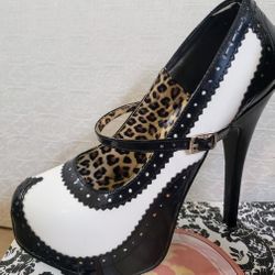 Bordello, Mary Jane Platforms Oxford Heels  8.5, 9