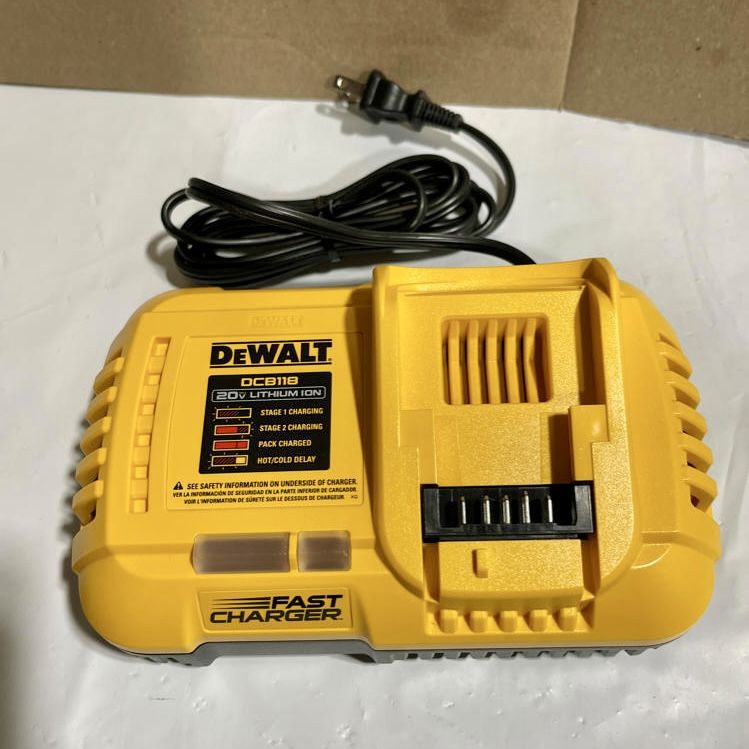 Dewalt 20V/60V fan cooled fast battery charger