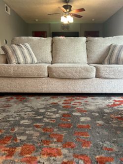 Couch / Sofa (Ashly Furniture)