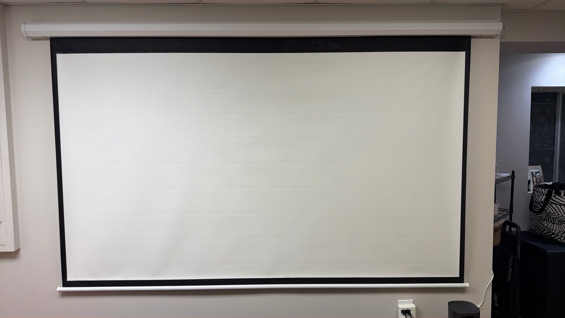 Motorized 100 Inch Projector Screen  With Remote On Sale