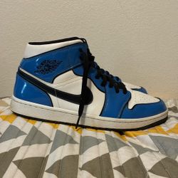 Jordan 1 Mid SE ‘Signal Blue’