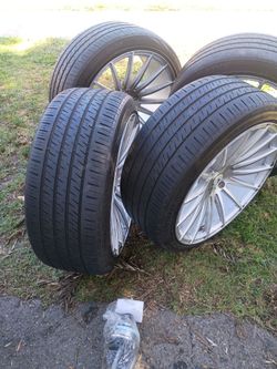 Vendo un sed de rines 265/40/22