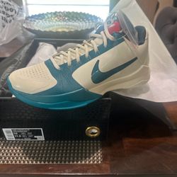 Nike Kobe Proto 5 Caitlin Clark Coconut Milk size 10 mens