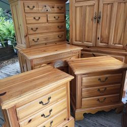 Broyhill 9 Piece Bedroom Set