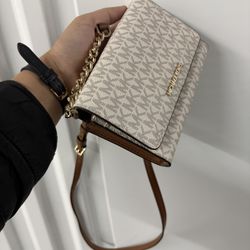 Michael Kors jet Set Travel Crossbody 