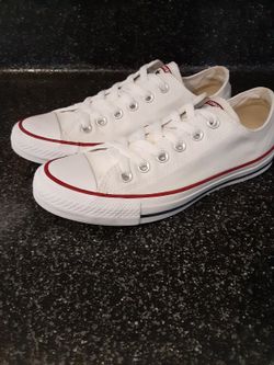 Converse womens 7.5 Great Condition 