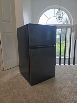 Mini fridge