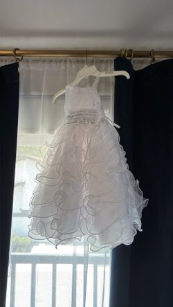 Little girl, white ruffled party dress