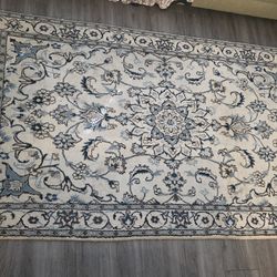 Area rug