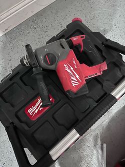 Milwaukee M18 FUEL 1" SDS Plus Rotary Hammer