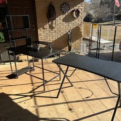Gently Used Desks/Gaming Desk