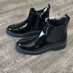 Black Patent Chelsea Boots — New, Size 36 (Youth 4 / Women 5–5.5)