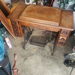 Singer Sowing Cabinet And Machine 