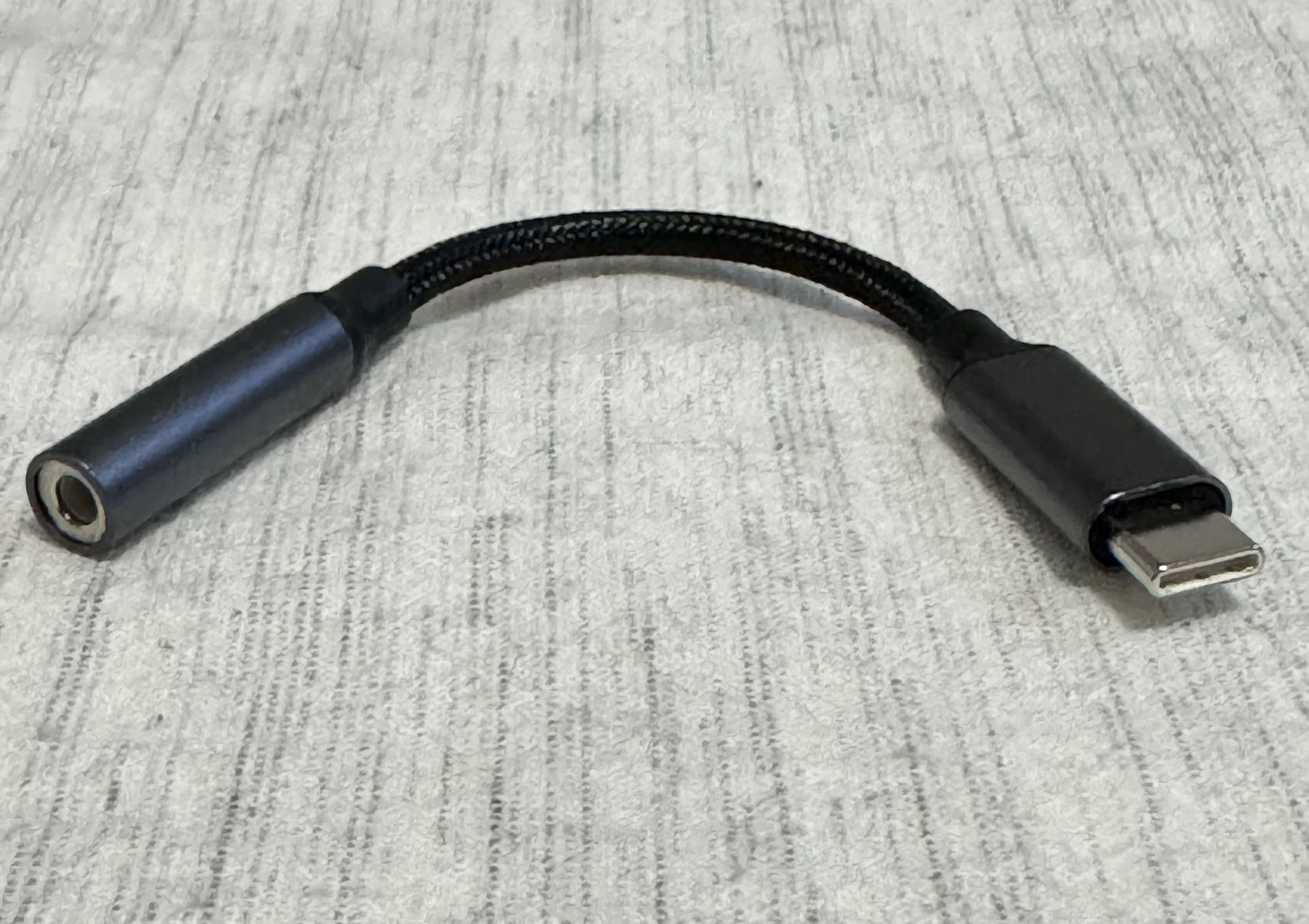 Aux to USB C Adapter, USB C to 3.5mm Audio Headphone Jack Adapter for iPhone 17/17 Pro/17 Pro Max/16/16 Pro/16 Pro Max/15/15 Pro/15 Pro Max,