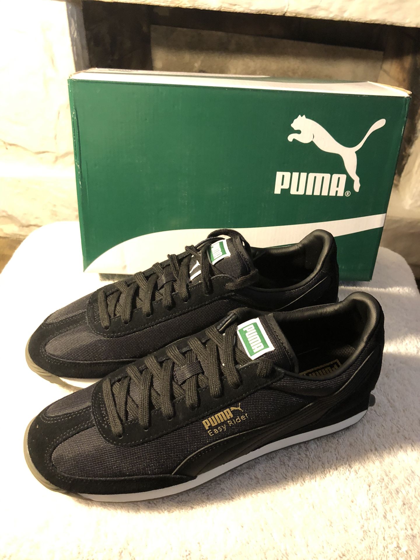 PUMA EASY RIDER SIZE 8